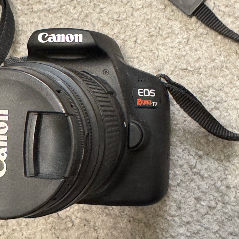 Canon EOS Rebel T7 Black DSLR Camera BUNDLE camera bag, three lenses, batteries